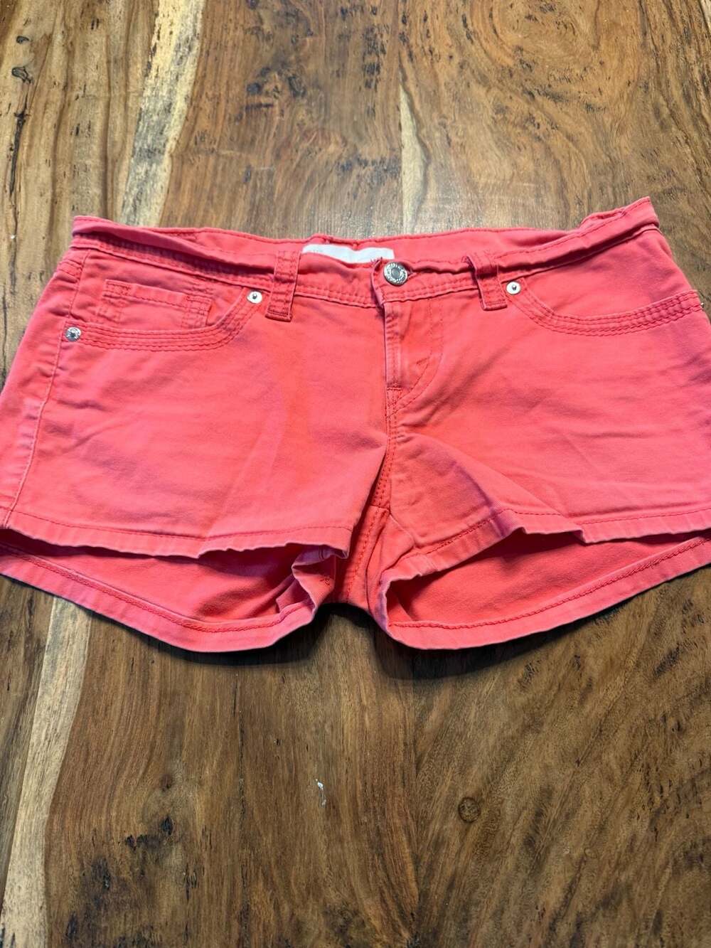 Levi's Women's Low Rise Coral Pink Denim Shorts Size W28